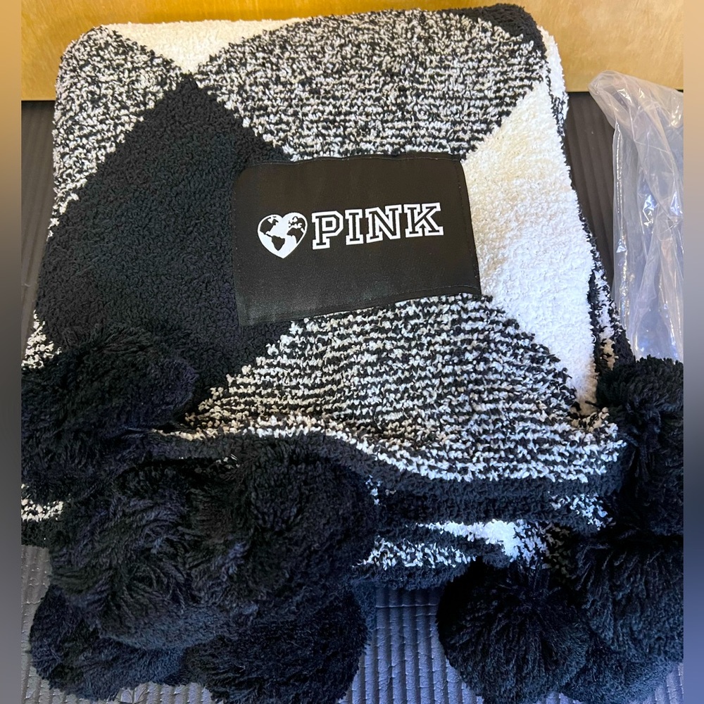 NEW PINK Victoria's Secret Blanket